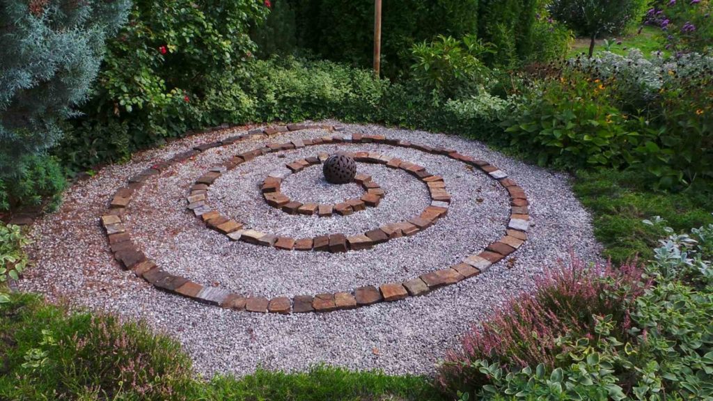 Eine Spirale aus Steinen